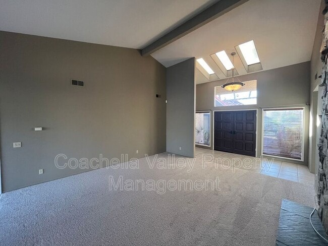 Building Photo - 36532 Vía Abeja