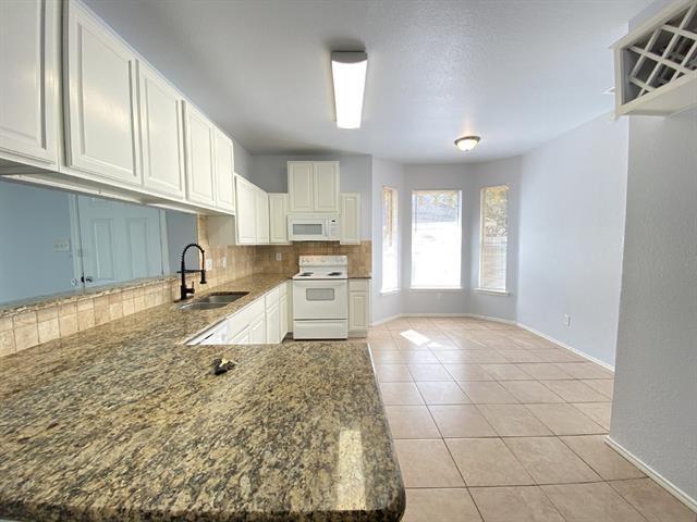 Building Photo - 4150 Briar Hill Dr