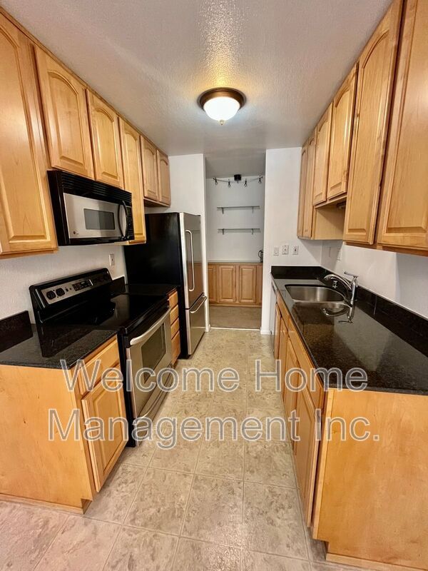 Building Photo - 1240 Walker Ave