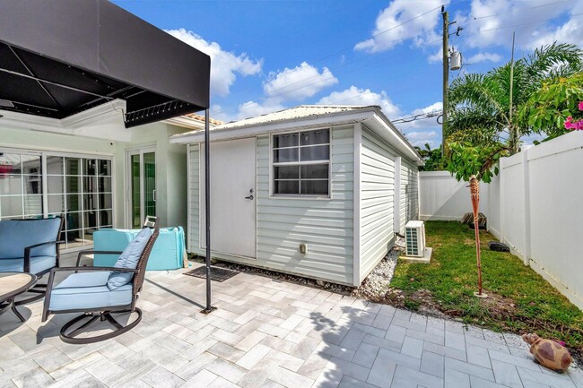 Building Photo - 4450 NE 23rd Ave