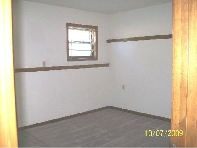 Building Photo - 419 Windy Way