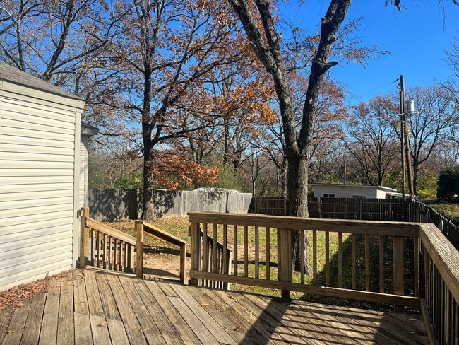 Building Photo - 104 Belmont Dr