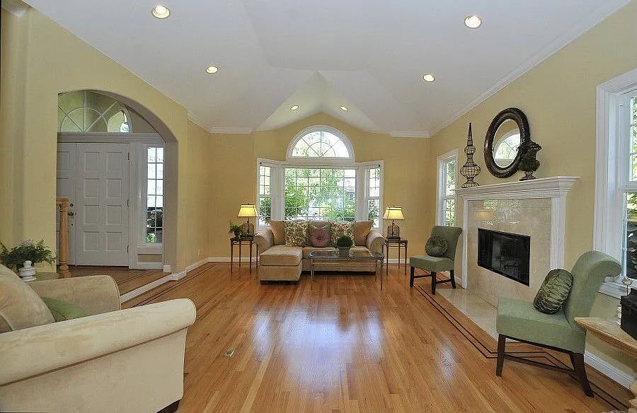 Building Photo - 745 Parma Way