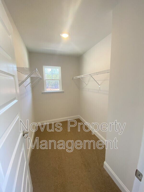 Building Photo - 210 Laney Dr