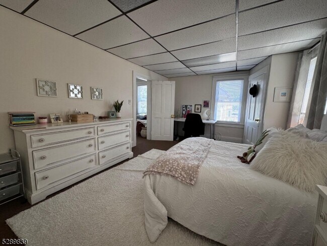 Building Photo - 14 Cottage Pl