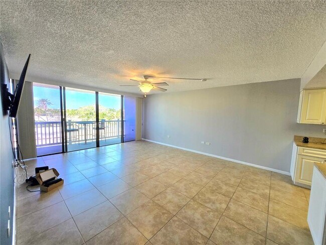 Building Photo - 500 Treasure Island Causeway