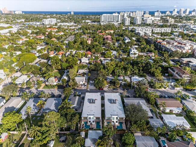 Building Photo - 1121 NE 17th Ave