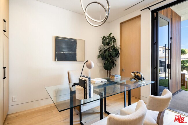 Building Photo - 14822 Hesby St