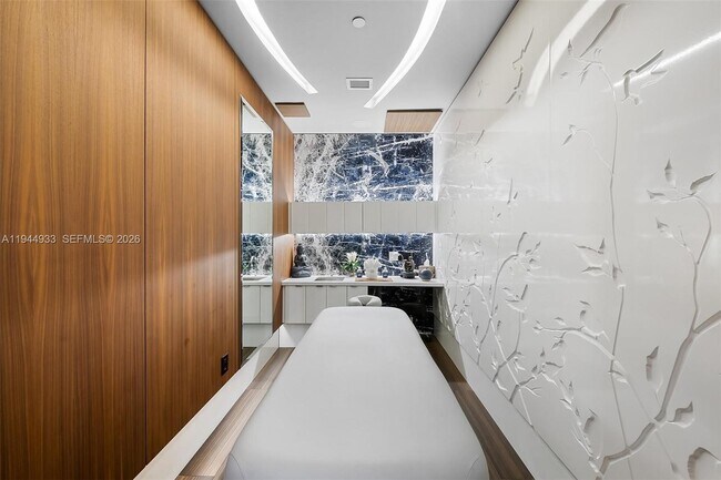 Building Photo - 701 N Fort Lauderdale Beach Blvd