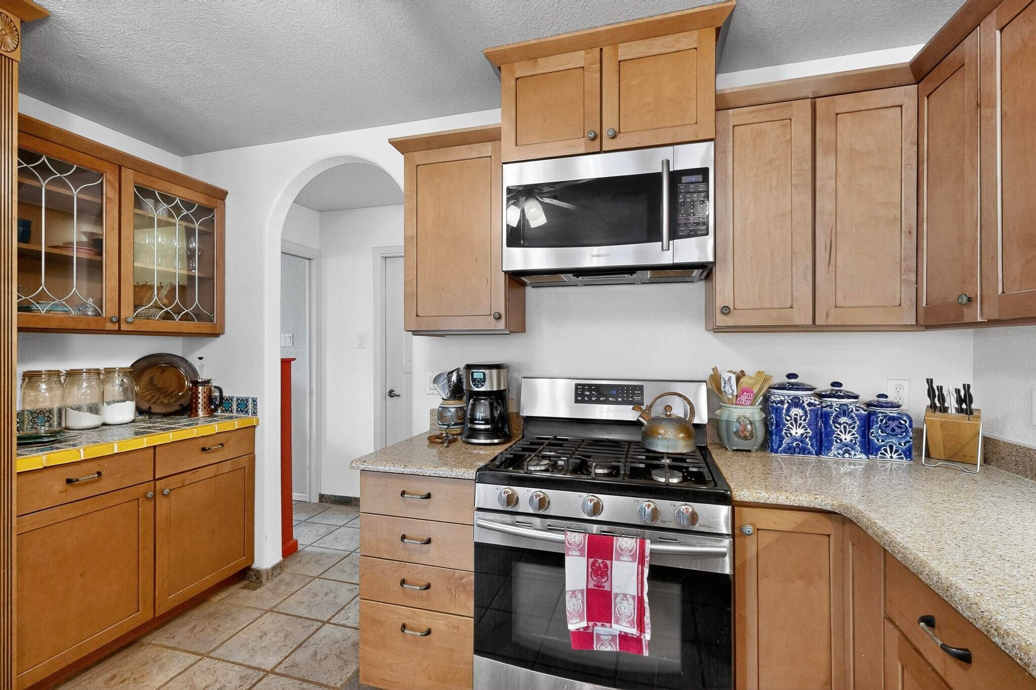 Building Photo - 2004 Vista Lejano