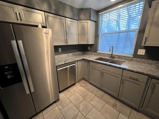 Building Photo - 7115 Sweetwater Dr