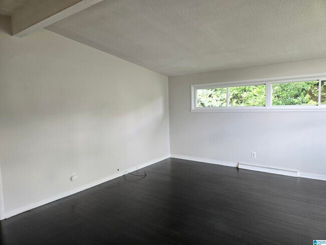 Building Photo - 4048 Dolly Ridge Rd
