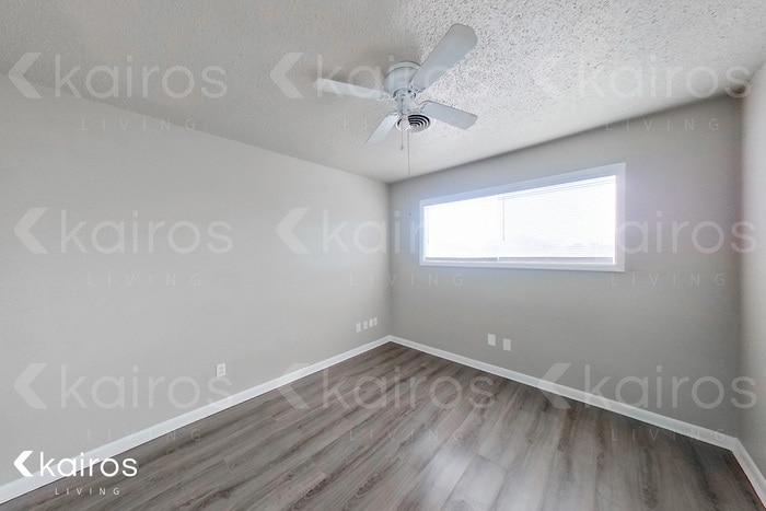 Building Photo - 2813 James Louis Dr