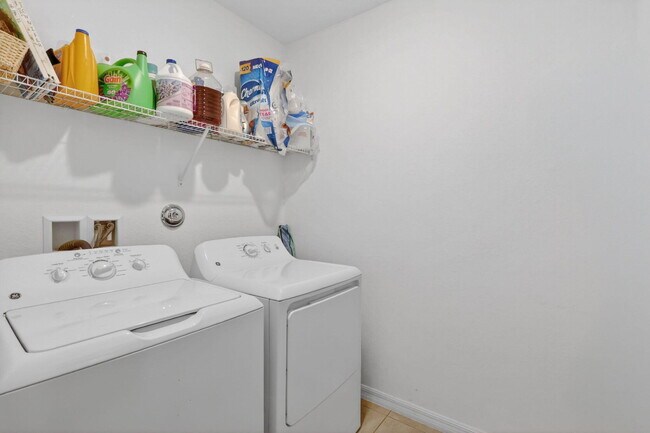 Building Photo - 4954 Armina Pl
