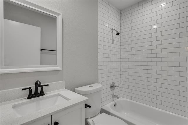 Building Photo - 406 Noble Ave