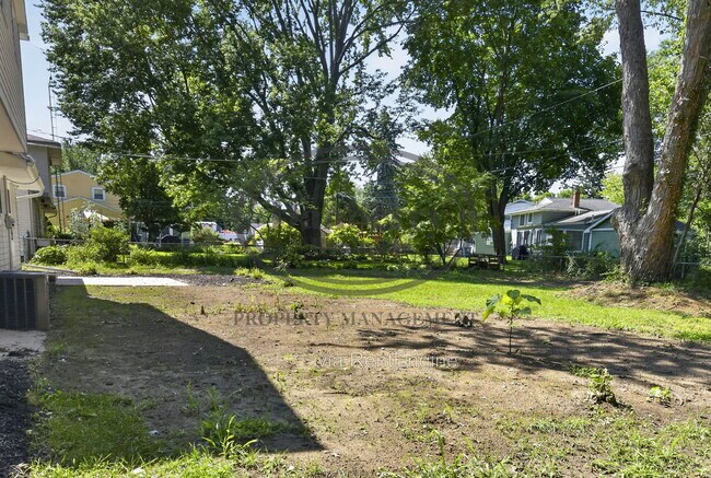 Building Photo - 6946 Kinsman Dr