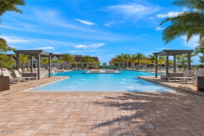 Building Photo - 20088 KIngmont Dr