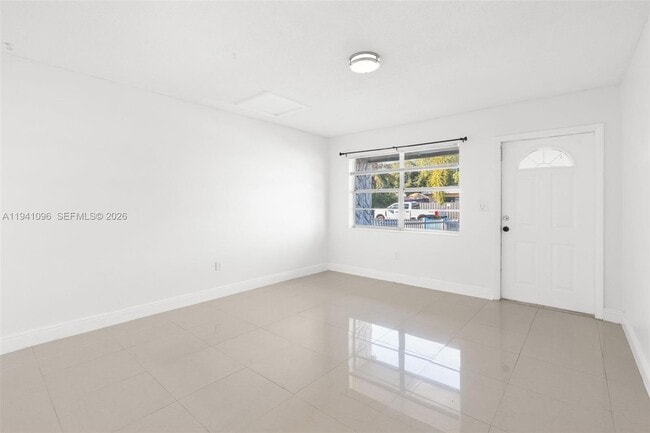 Building Photo - 3805 SW 54th Ave