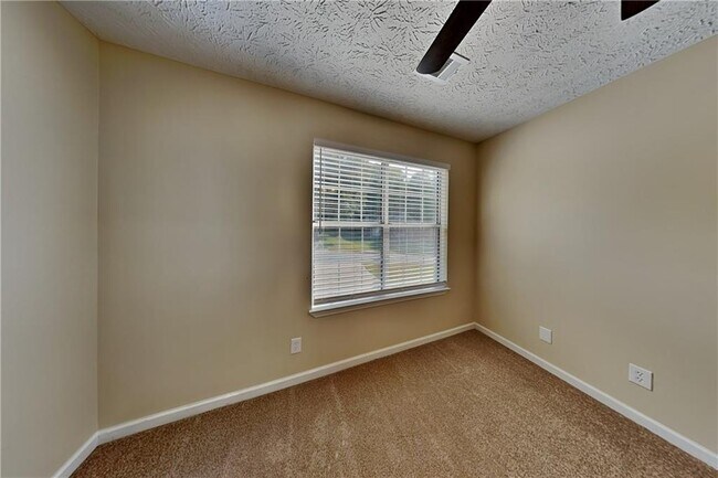 Building Photo - 1049 Braddock Cir