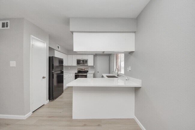 Building Photo - 3030 Ciderwood Dr