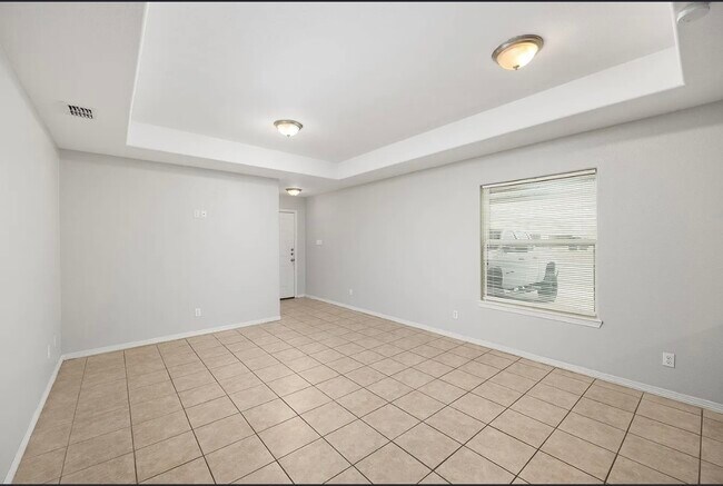 Building Photo - 1224 W Harrison Ave