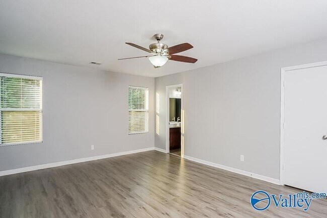 Building Photo - 3703 Avalon Lake Dr SW