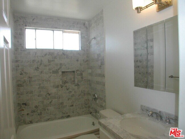 Building Photo - 1326 Ridgeley Dr