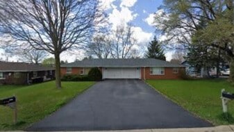 Building Photo - 1111 Johnston Dr