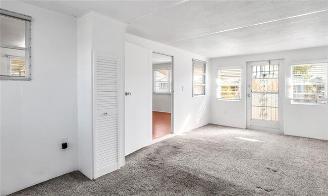 Building Photo - 209 50th Avenue Plaza E