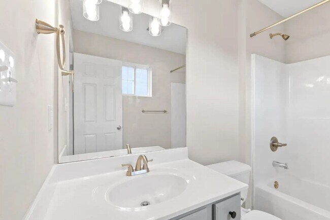 Building Photo - Cashel Court