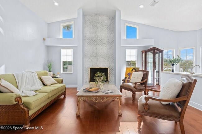 Building Photo - 662 Rossmoor Cir