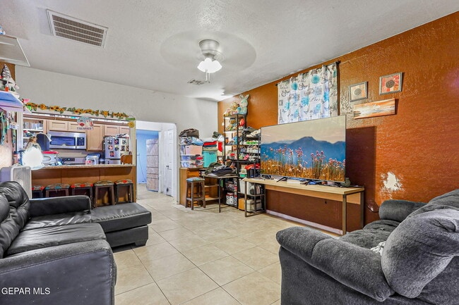 Building Photo - 209 N Seville Dr