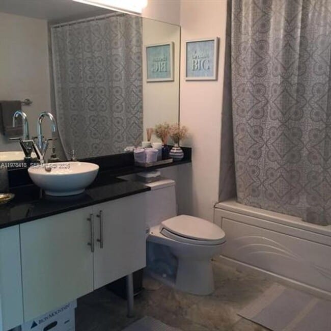 Building Photo - 31 SE 5th St