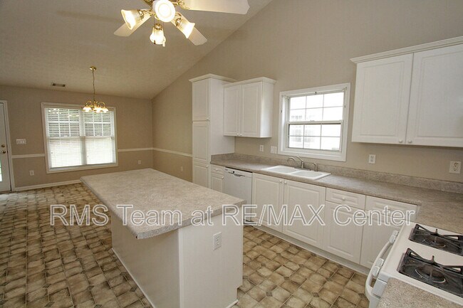 Building Photo - 1490 Creek Pointe Cir
