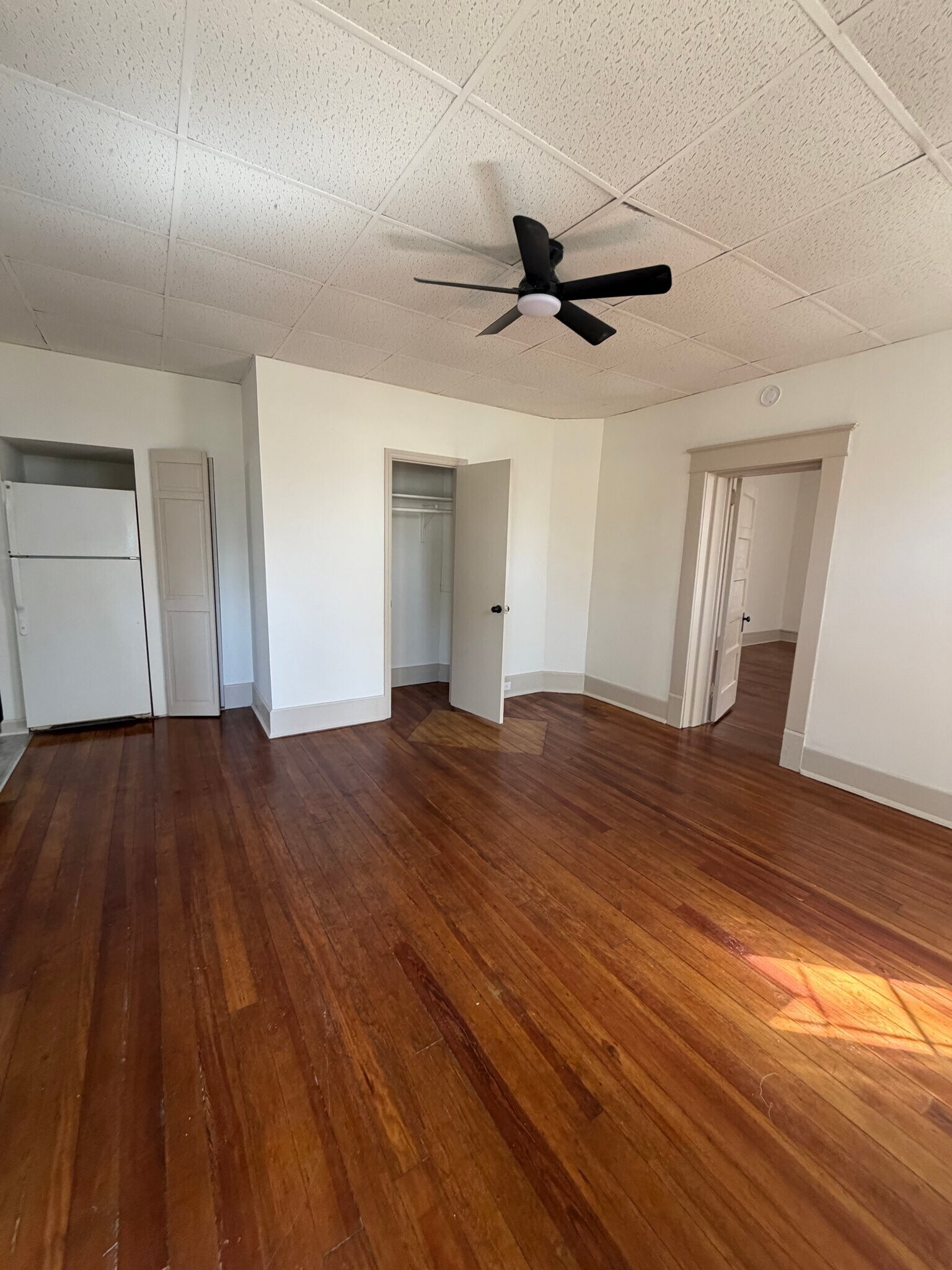 Building Photo - 401 E Broad St