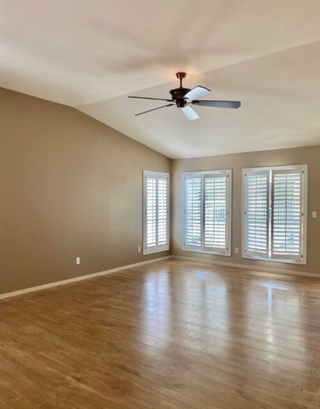 Building Photo - 5441 Cove Point Dr