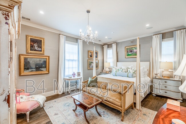 Building Photo - 103 Alester Square