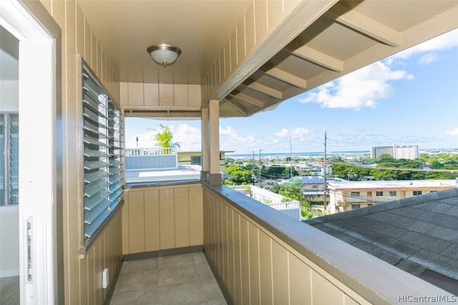 Building Photo - 1915 Kalihi St