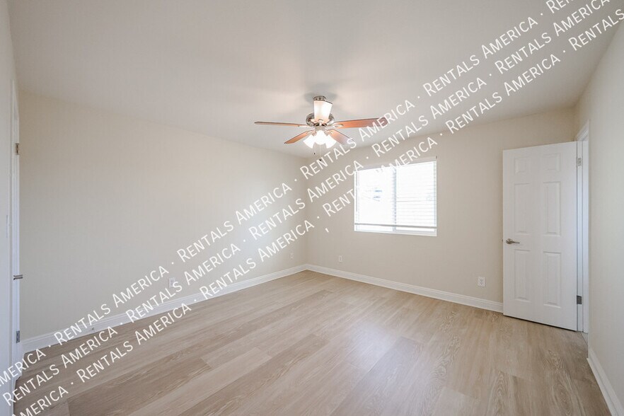 Building Photo - 11621 N 30th St