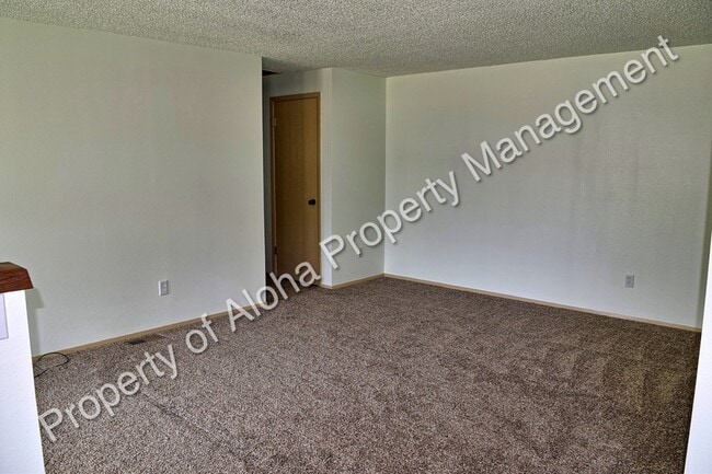 Building Photo - 6901 Freemont St