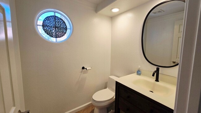 Building Photo - Charming 3-Bedroom Home in Prime Irvine Lo...