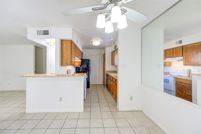 Building Photo - 6500 Sands Point Dr
