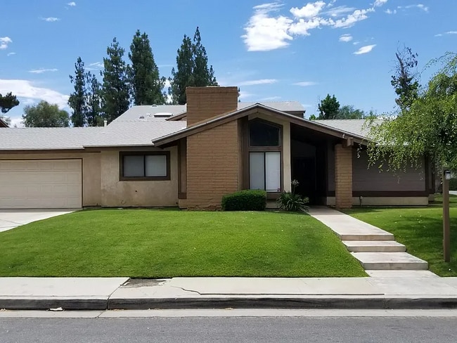 Building Photo - 3001 Hoad Ln