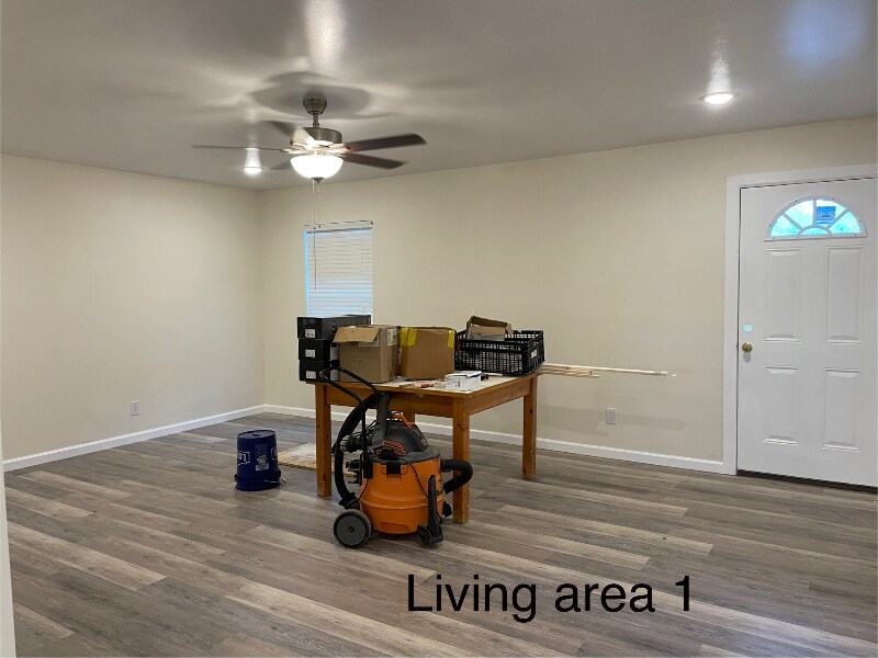Building Photo - 91 Cottonwood Dr