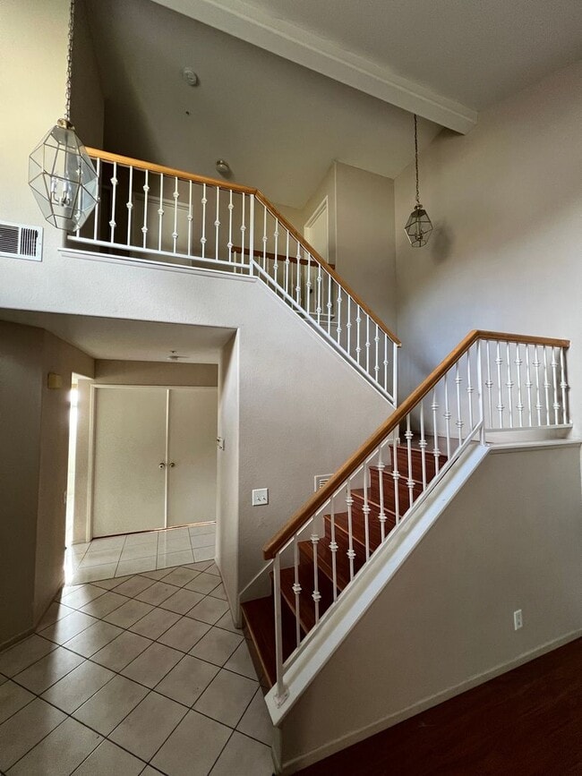 Building Photo - Spacious 4-Bedroom + Office Home in Desirable HOA Community Near New Shopping & Costco