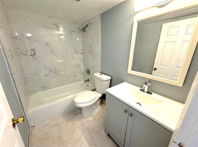 Building Photo - 152 NW 60th Ave