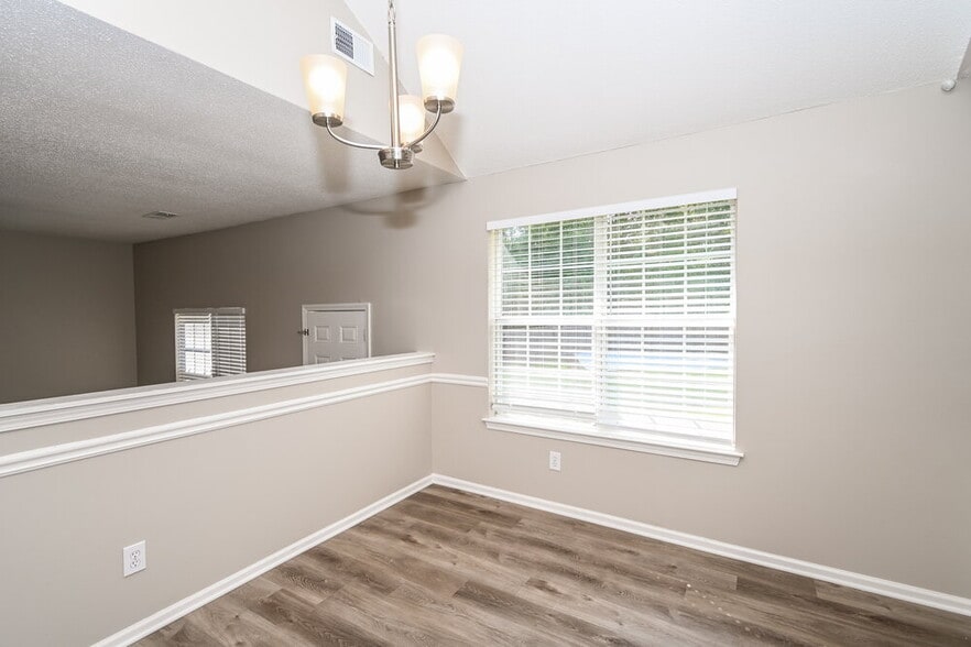 Building Photo - 3627 Lower Creek Dr