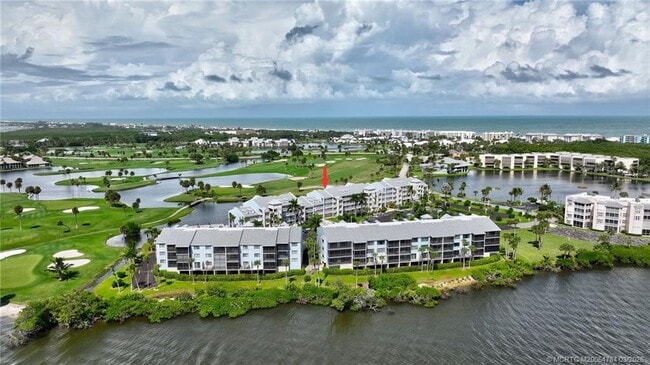 Building Photo - 40 NE Plantation Rd