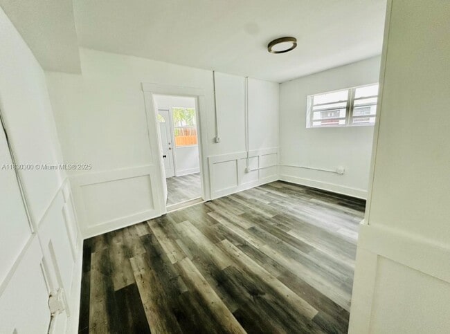 Building Photo - 524 NW 35th St