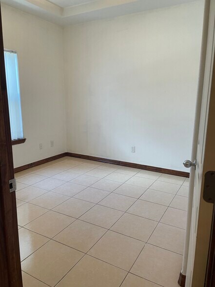 Guest Bedroom - 3043 Scotland Dr